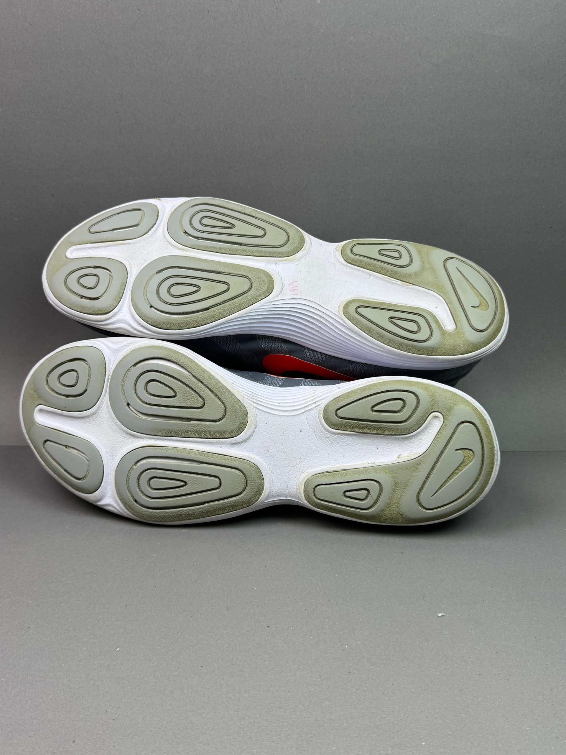 Nike Revolution 4 - Image 5